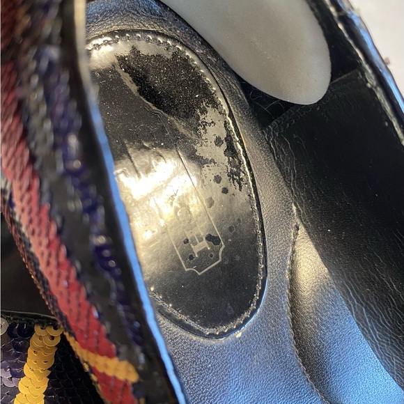 Coach Deborah Sequin Flat
Red Black or blue Gold sequins
Size 7-7.5 - Picture 15 of 16